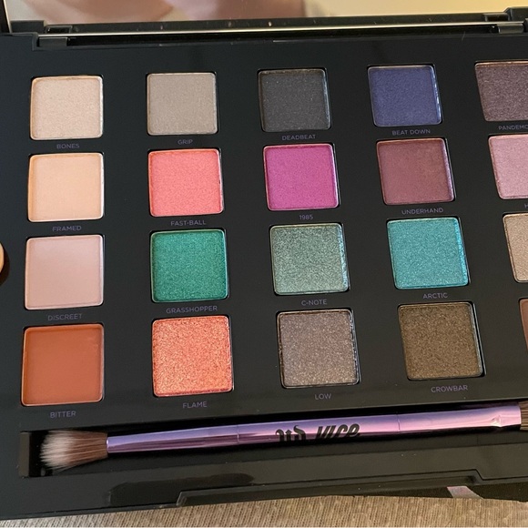 Urban Decay VICE eyeshadow palette duo - Picture 3 of 5